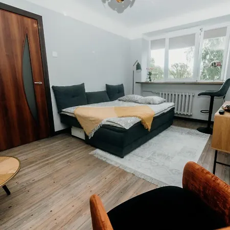Cozy In Center *