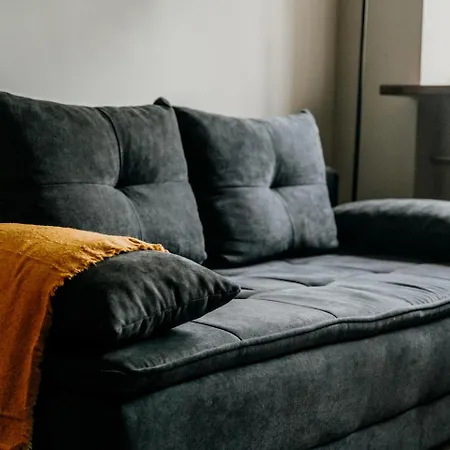 Cozy In Center *